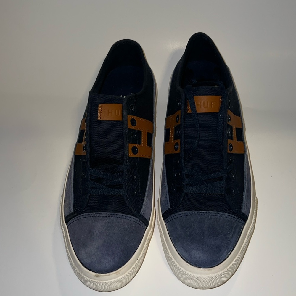 Huf size 10 sneakers